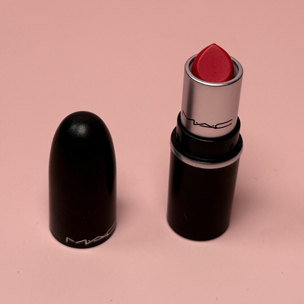 MAC Cosmetics Bold Scarlet Lipstick - Relentlessly Red